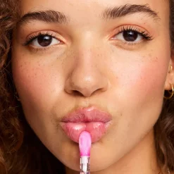 Revolution Pout Lip Oil Raspberry Pink